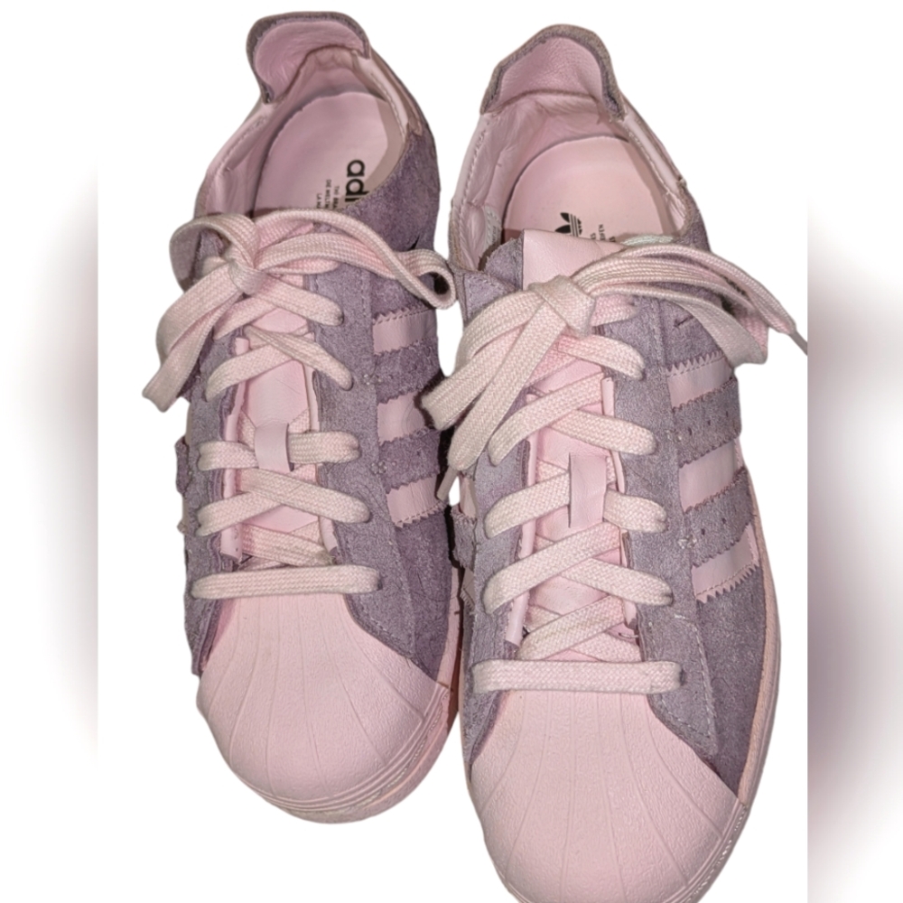 Adidas Superstar originals, minimalist icon, men's shoe size 5 1/2